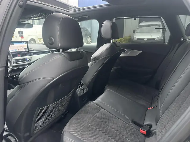 Audi A4 Avant 35 TFSI S Line / Panorama dak 2021 Benzine 18