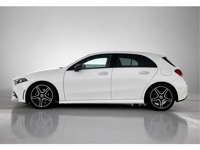Mercedes-Benz A-Klasse 180 Premium Plus 2021 Benzine 3