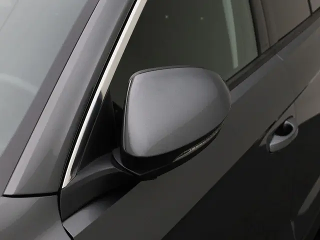 Volkswagen T-Roc 1.0TSI/116PK Life 2025 Benzine 29