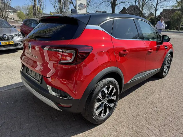 Renault Captur 1.3 TCe 140pk EDC Techno!! 2024 Benzine 5
