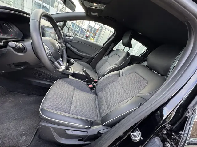 Renault Clio 1.0 TCe 92pk Intens 2022 Benzine 24