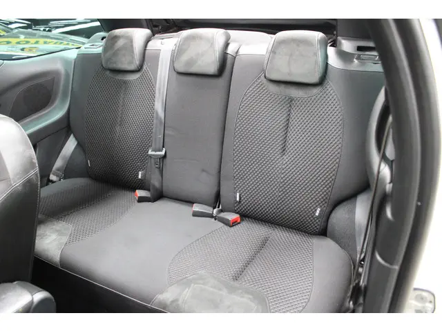 Citroën DS3 Cabrio 1.2 VTi Chic 2013 Benzine 6