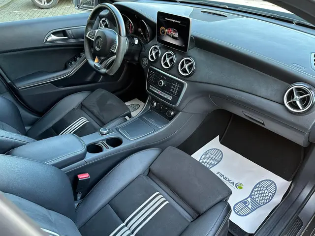 Mercedes-Benz A-Klasse 180 AMG-PAKKET 2018 Benzine 20