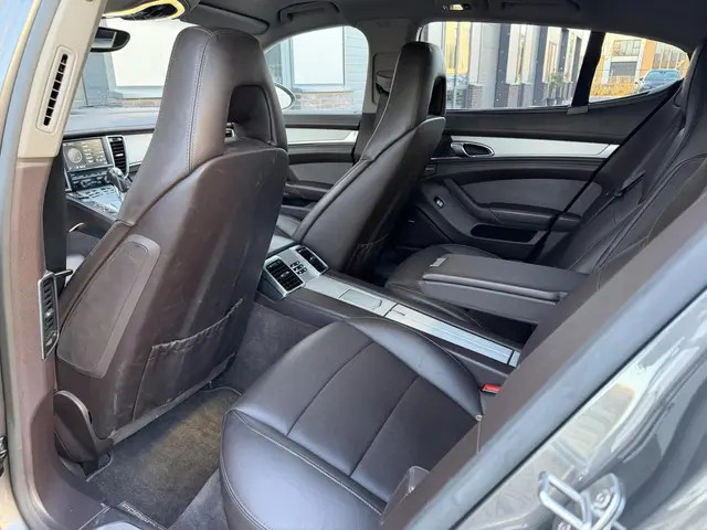 Porsche Panamera Sport Turismo 3.0 4 2013 Benzine 14
