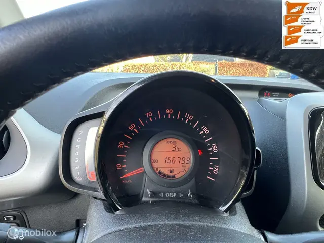Toyota Aygo 1.0 VVT-i x-play 2015 Benzine 13