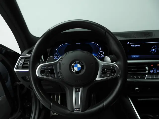 BMW 3 Serie Sedan 320e 2022 Hybride Benzine 13