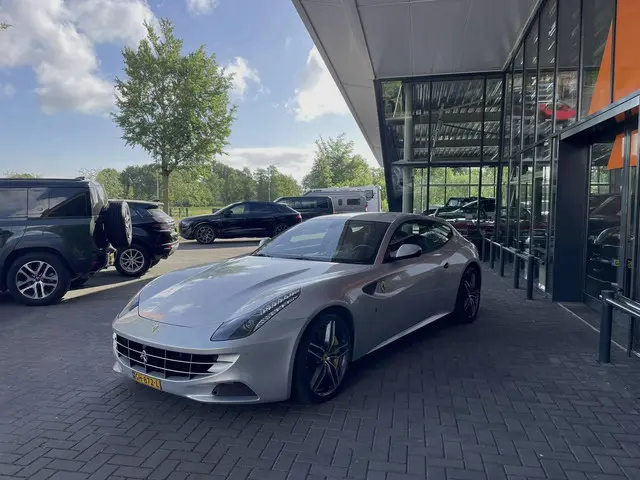 Ferrari FF 6.3 V12 2015 Benzine 40
