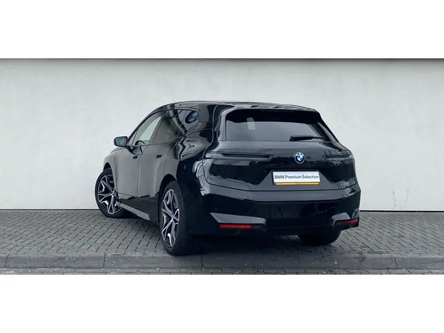 BMW iX xDrive40 High Executive 77 kWh 2022 Elektrisch 28