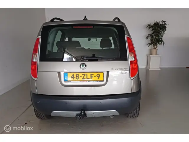 Škoda Roomster 1.2 TSI Elegance Automaat 2013 Benzine 4