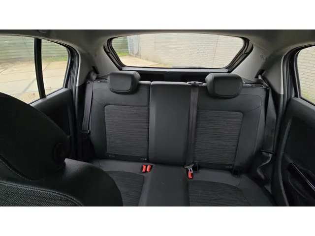 Opel Corsa 1.2-16V Berlin 2014 Benzine 25