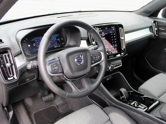 Volvo XC40 2.0 B4 Plus Dark 2025 Benzine 11
