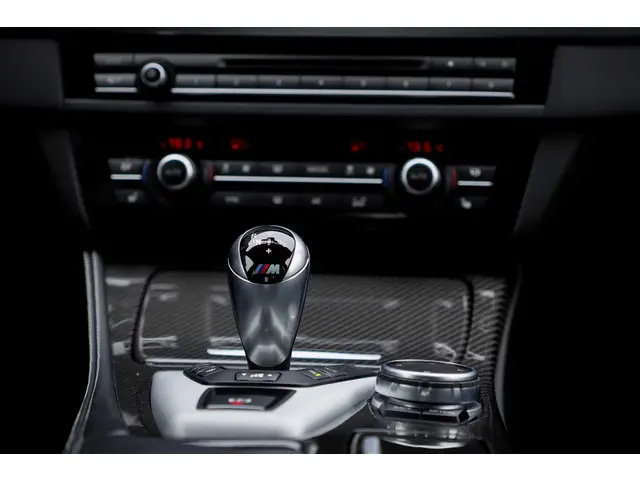 BMW M5 5-serie Competition Edition 2017 Benzine 15