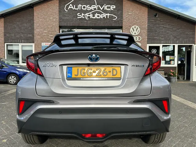 Toyota C-HR 1.8 Hybrid Executive 2022 Hybride Benzine 7