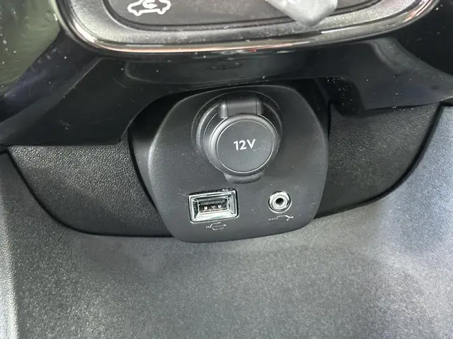 Peugeot 108 1.2 VTi Allure 2014 Benzine 31