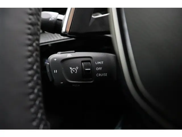 Peugeot 508 1.6 HYbrid 180 Allure 2025 Hybride Benzine 35