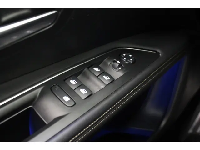 Peugeot 3008 1.2 Hybrid 136 GT 2024 Hybride Benzine 19