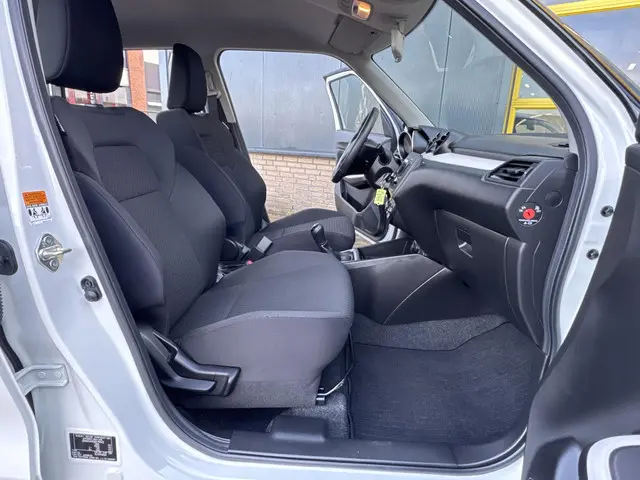 Suzuki Swift 1.2 Comfort Smart Hybrid 2023 Benzine 20