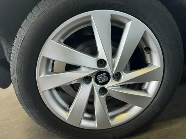 SEAT Mii 1.0 Sport Dynamic 2014 Benzine 23