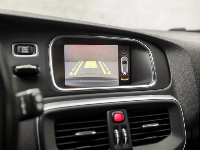 Volvo V40 2.0 T4 R-Design Sport 2018 Benzine 18