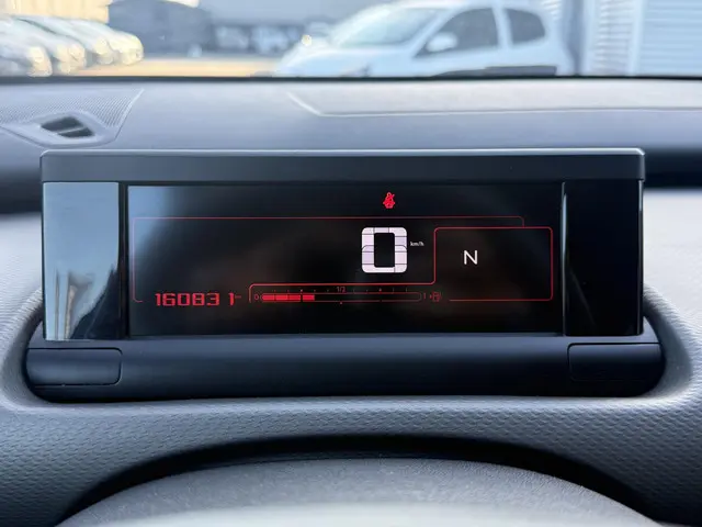 Citroën C4 Cactus 1.2 PureTech Shine 2015 Benzine 21