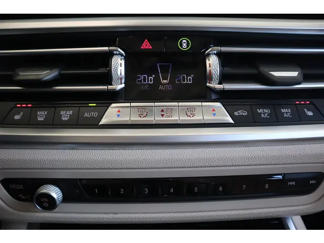 BMW 3 Serie Touring 320i 2020 Benzine 17