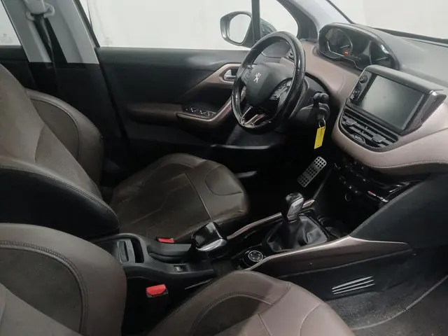 Peugeot 2008 1.6 VTi Féline SCHADEAUTO!! WOK!! 2013 Benzine 13