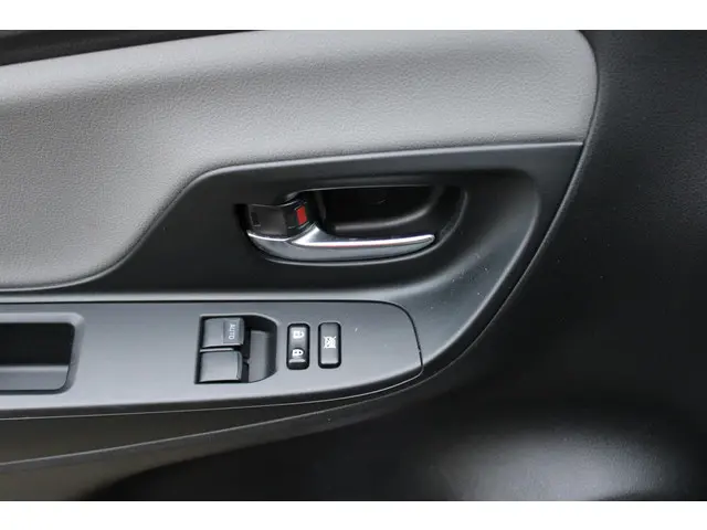 Toyota Yaris 1.5 Hybrid Dynamic 2018 Hybride Benzine 14