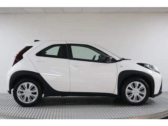 Toyota Aygo X 1.0 VVT-i S-CVT Play 2023 Benzine 6
