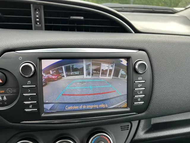 Toyota Yaris 1.5 VVT-i Executive 2019 Benzine 25