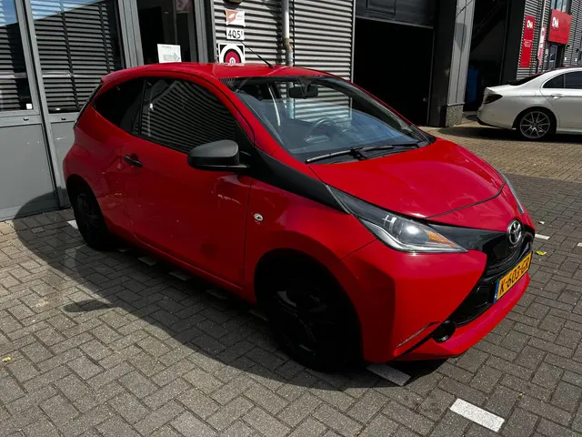 Toyota Aygo 1.0 VVT-i x 2017 Benzine 3