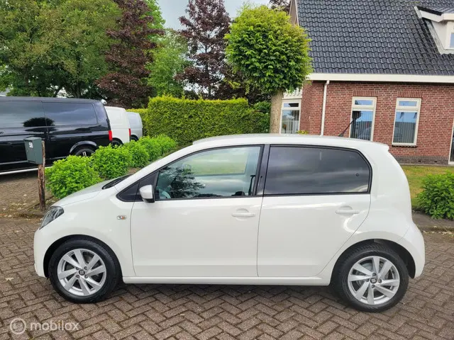 SEAT Mii 1.0 Sport Dynamic,5 deurs, airco 2015 Benzine 2