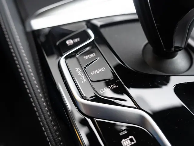 BMW 5 Serie Touring 530e 2024 Hybride Benzine 23