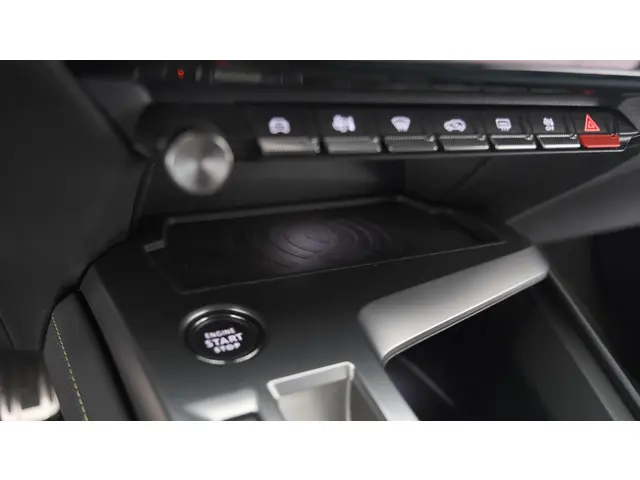 Peugeot 308 PureTech 130 GT Pack Business 2022 Benzine 52