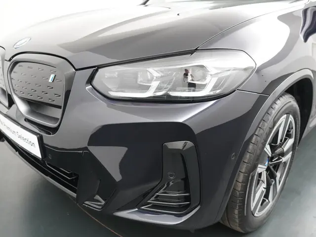 BMW iX3 Executive 80 kWh 2023 Elektrisch 26
