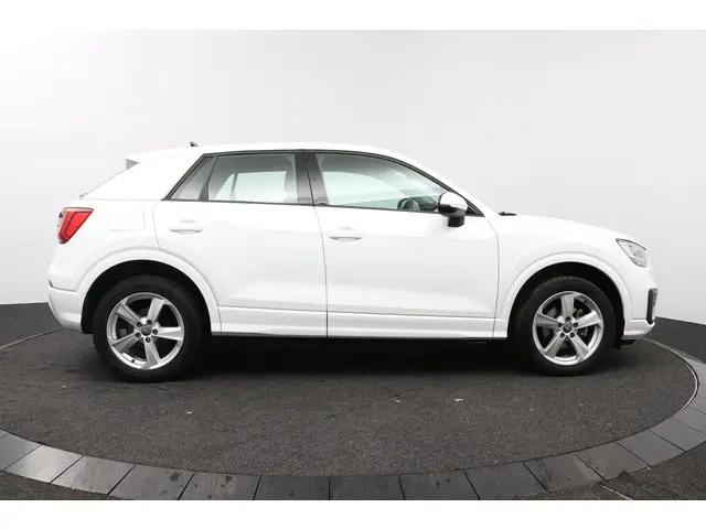 Audi Q2 30 TFSI epic 2020 Benzine 36