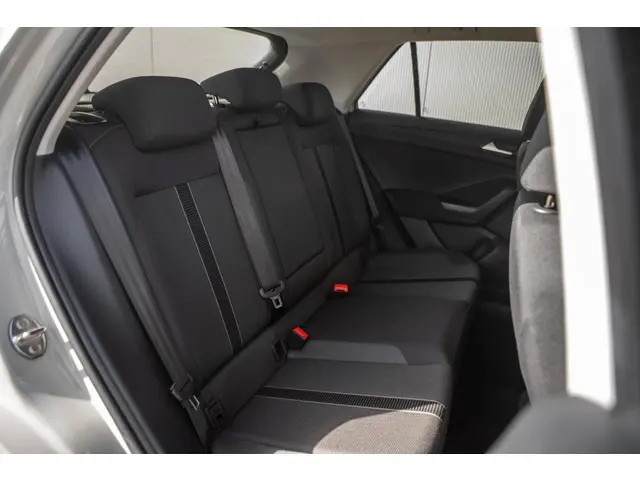 Volkswagen T-Roc 1.5 TSI ACT Life 2023 Benzine 10