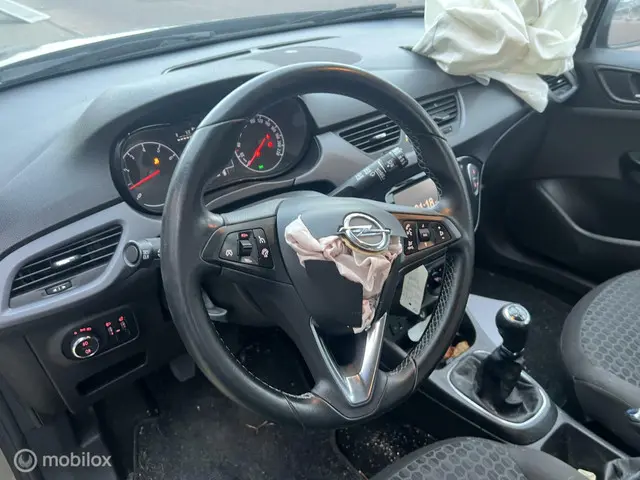 Opel Corsa 1.4 Cosmo Voorschade! 2015 Benzine 13
