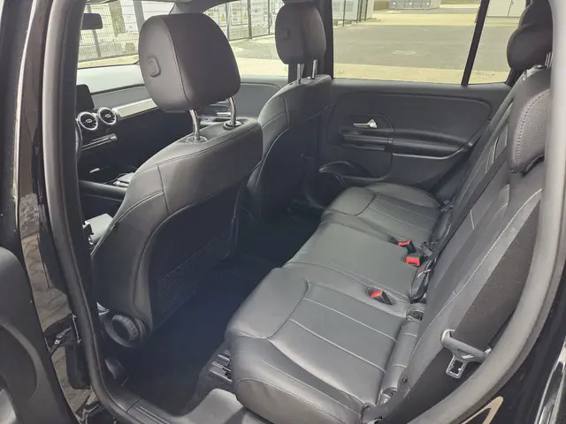 Mercedes-Benz GLB 180 Business Line 2023 Benzine 9