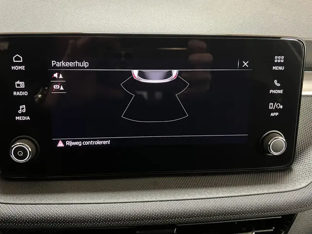 Škoda Fabia 1.0 TSI Selection 116 PK DSG 2024 Benzine 38