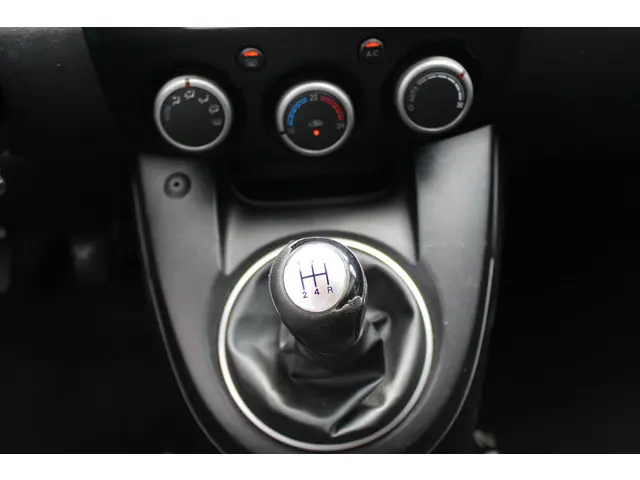 Mazda 2 1.3 Navigator GT 2012 Benzine 20