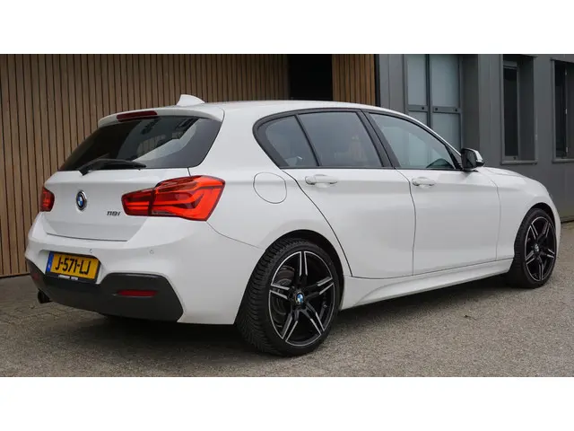 BMW 1 Serie 118i 160pk M-Sport Shadow Line 2017 Benzine 5