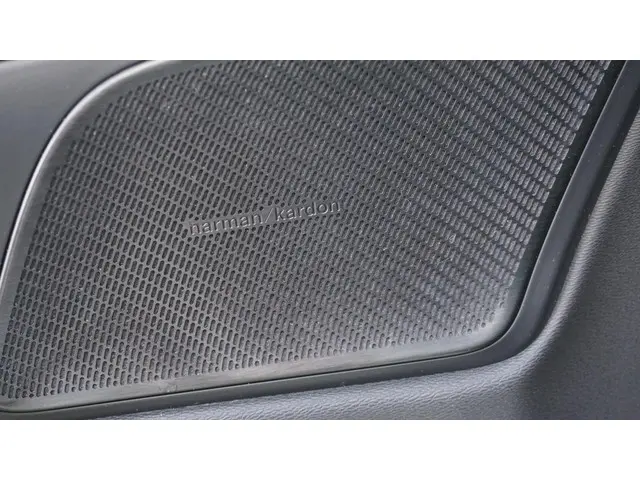 Volvo V60 2.0 T5 250pk R-Design 2019 Benzine 12