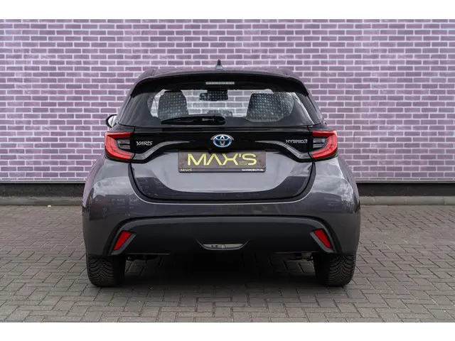 Toyota Yaris 1.5 Hybrid Dynamic 2021 Hybride Benzine 12