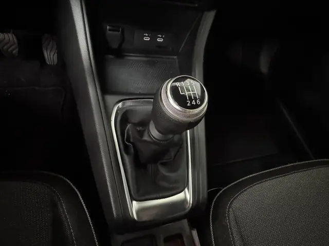 Renault Captur 1.0 TCe 90 techno 2024 Benzine 19