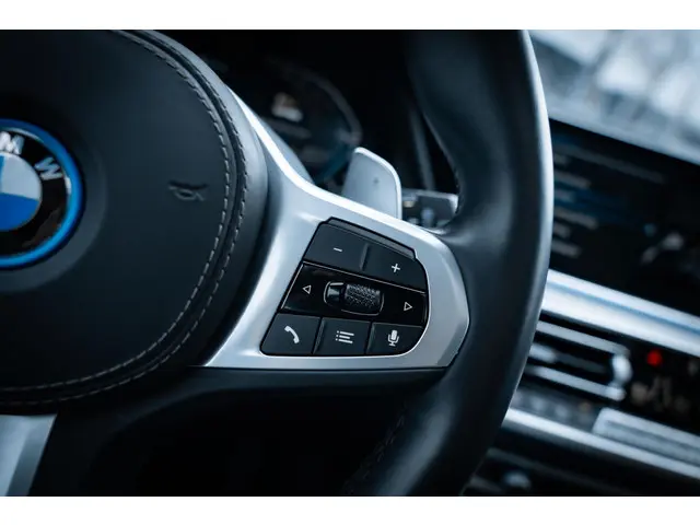 BMW X5 xDrive45e High Executive 2022 Hybride Benzine 42