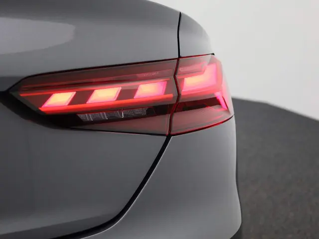 Audi A5 Cabriolet 35 TFSI/150PK S edition 2024 Benzine 47