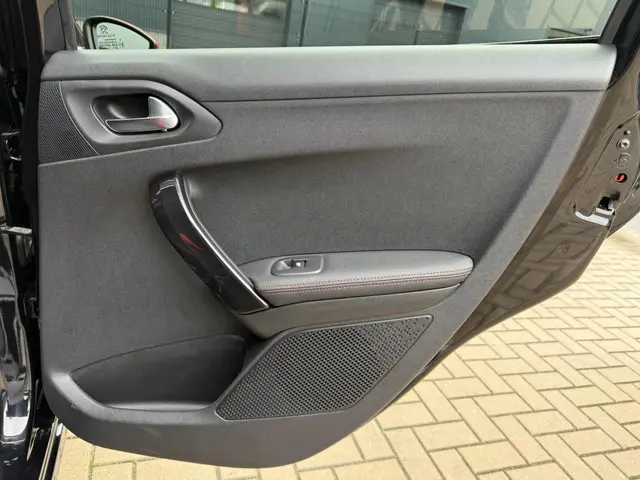 Peugeot 208 1.2 PureTech Roland Garros 2016 Benzine 21