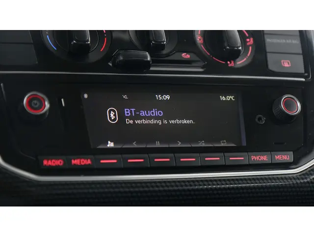 Volkswagen up! 1.0 BMT 60pk Move up! 2020 Benzine 28