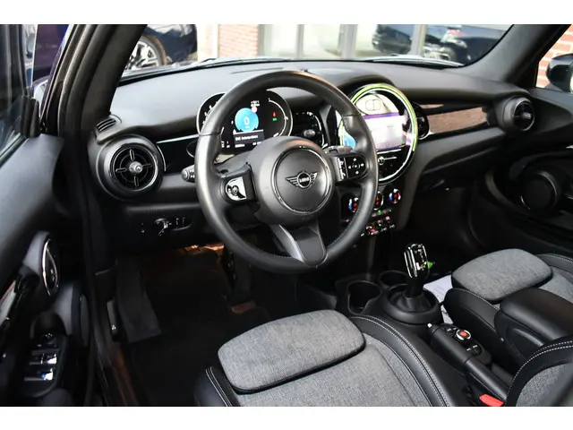 MINI Cooper Cabrio Mini 1.5 136pk aut 2021 Benzine 46