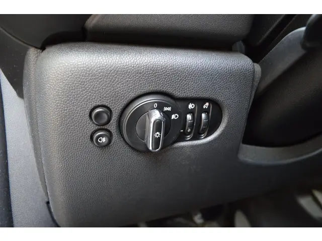 MINI One Mini 1.2 Business 2017 Benzine 24